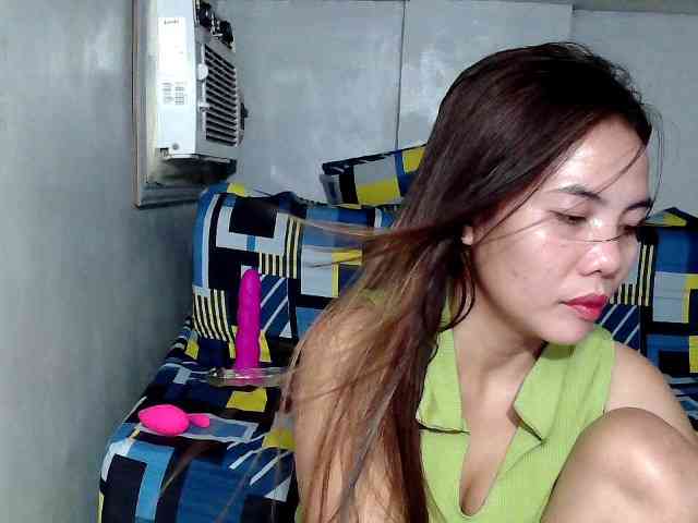 SweetKittyx22 webcam