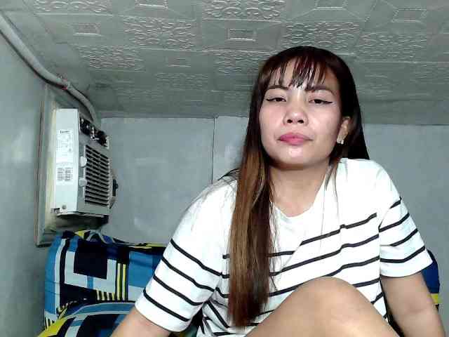 SweetKittyx22 webcam