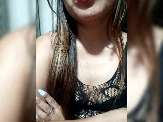 SweetKittyx22 webcam