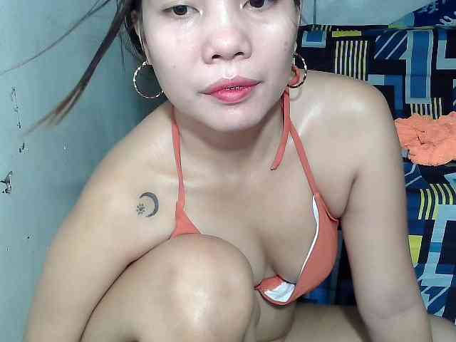 SweetKittyx22 webcam