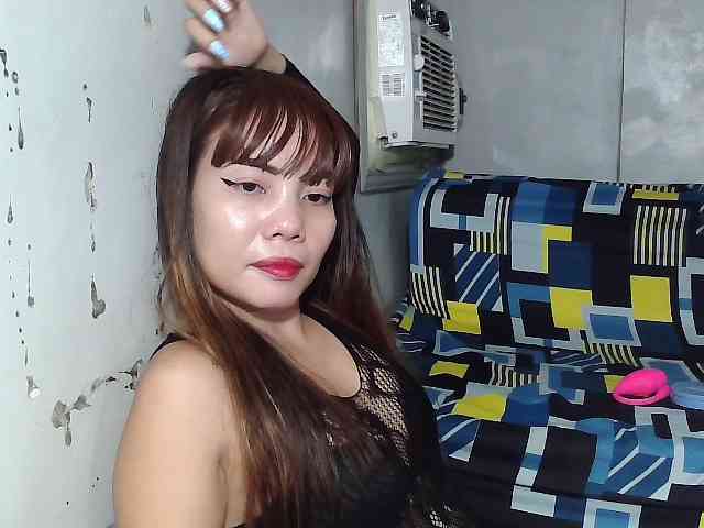 SweetKittyx22 webcam