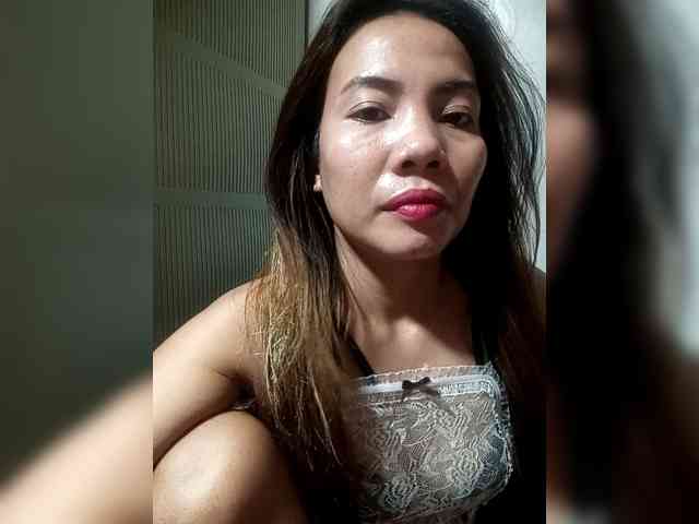 SweetKittyx22 webcam