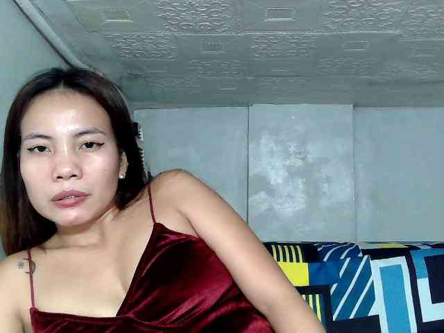 SweetKittyx22 webcam