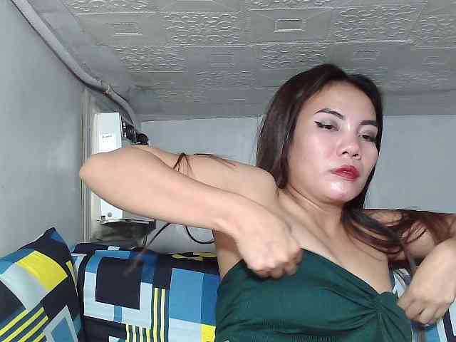 SweetKittyx22 webcam