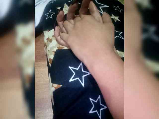 SweetKittyx22 webcam