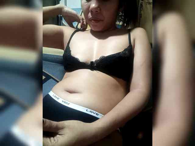 SweetKittyx22 webcam