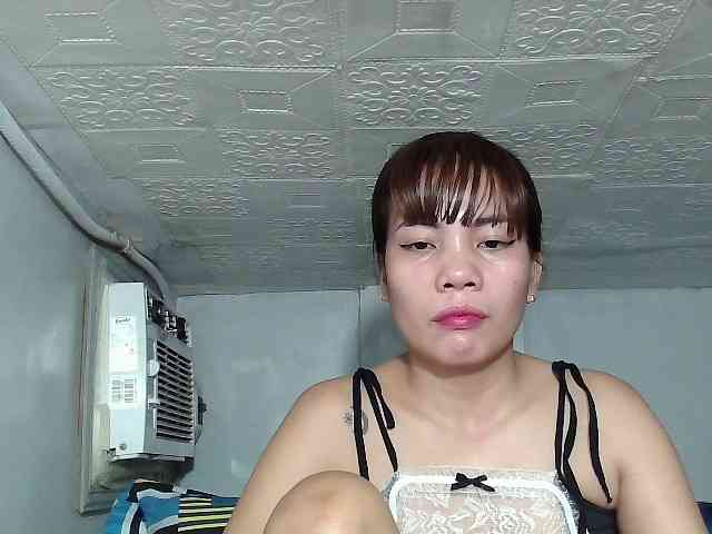 SweetKittyx22 webcam