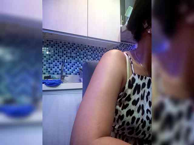 SweetKittyx22 webcam