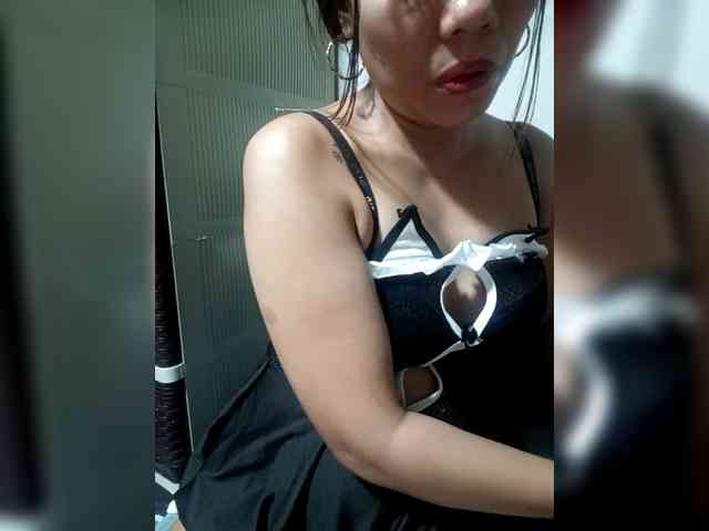 SweetKittyx22 webcam