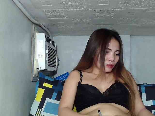 SweetKittyx22 webcam