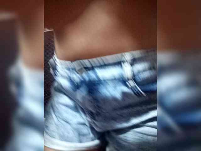 SweetKittyx22 webcam