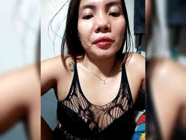 SweetKittyx22 webcam