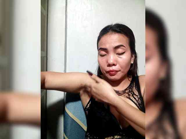 SweetKittyx22 webcam