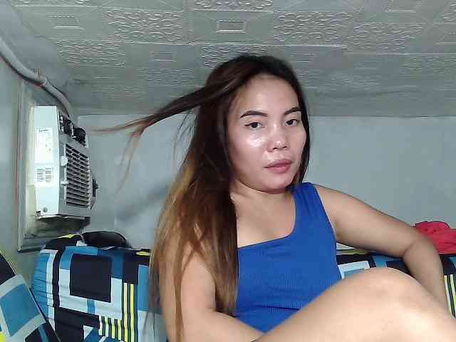 SweetKittyx22 webcam