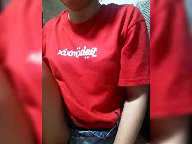 SweetKittyx22 webcam