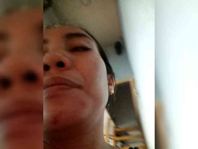 SweetKittyx22 webcam