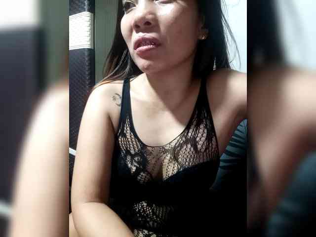 SweetKittyx22 webcam