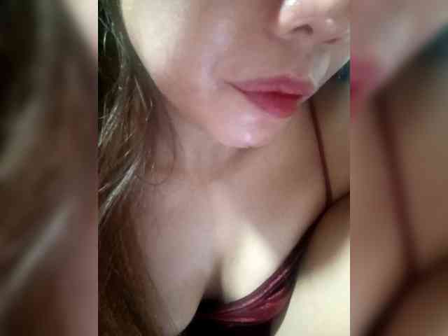 SweetKittyx22 webcam