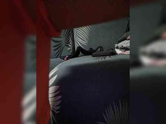 SweetKittyx22 webcam