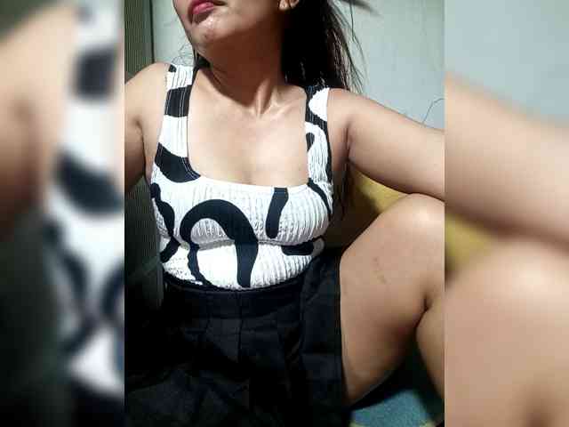 SweetKittyx22 webcam