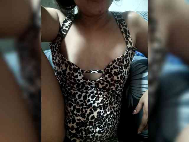 SweetKittyx22 webcam