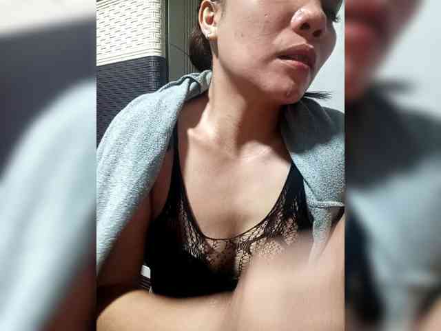 SweetKittyx22 webcam