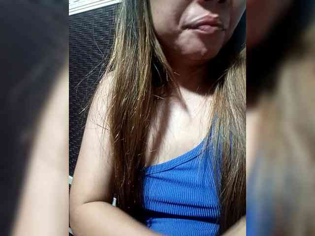 SweetKittyx22 webcam