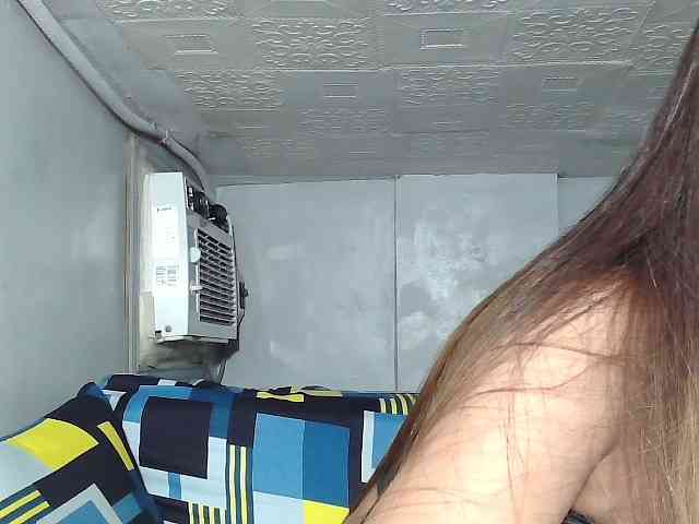 SweetKittyx22 webcam