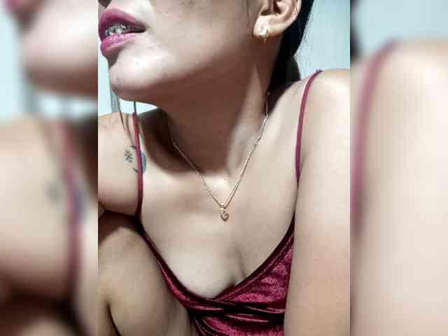 SweetKittyx22 webcam