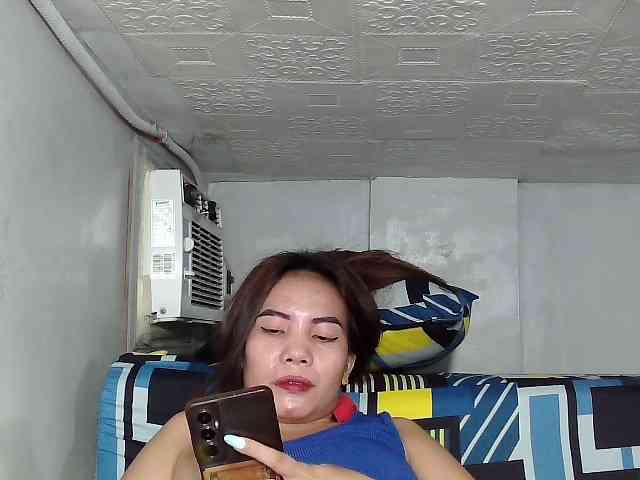 SweetKittyx22 webcam