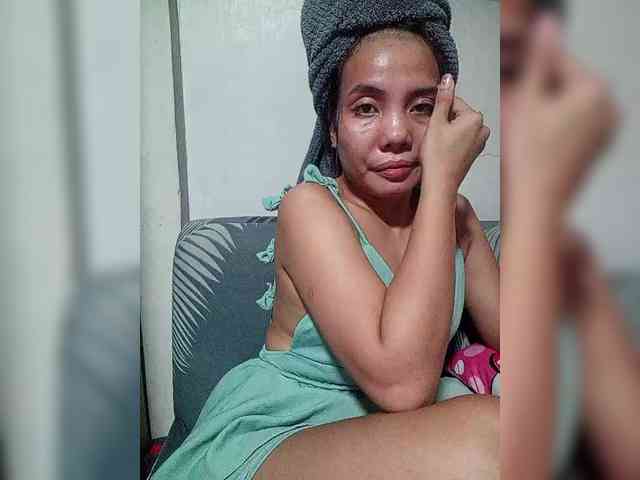 SweetKittyx22 webcam