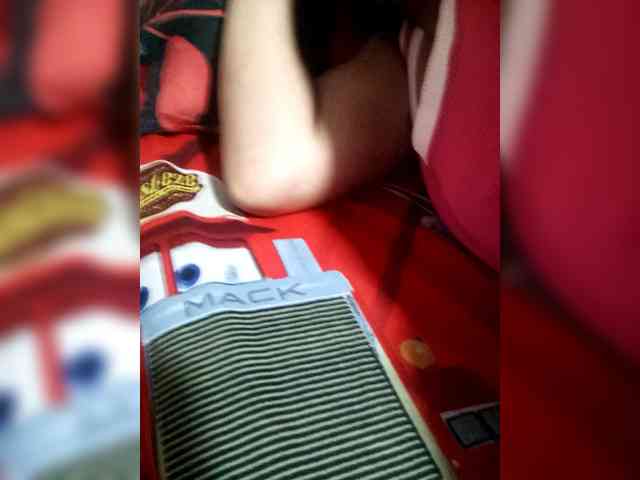 SweetKittyx22 webcam