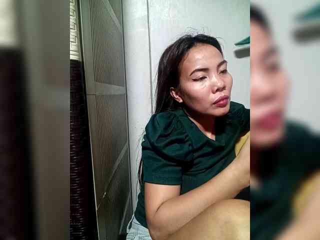 SweetKittyx22 webcam