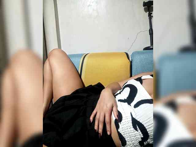 SweetKittyx22 webcam