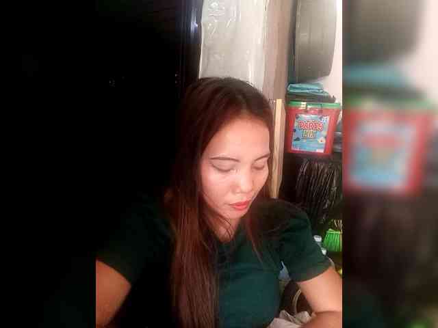 SweetKittyx22 webcam