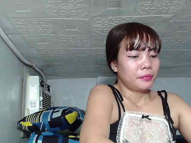 SweetKittyx22 webcam