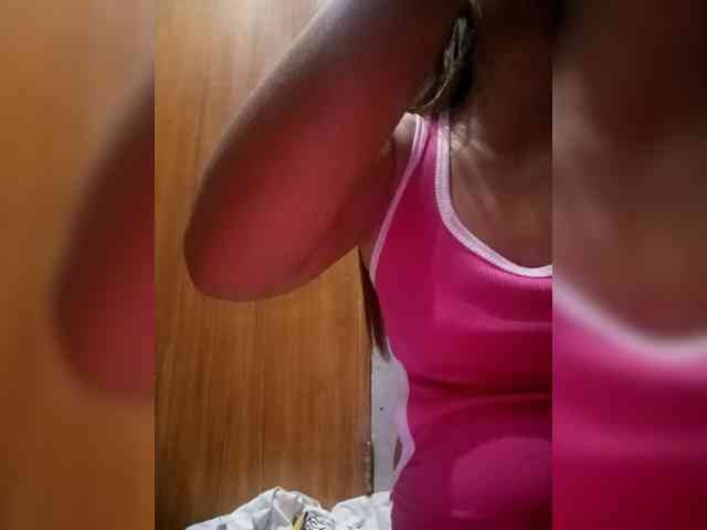 SweetKittyx22 webcam