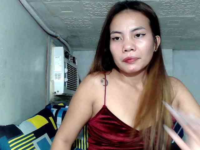 SweetKittyx22 webcam