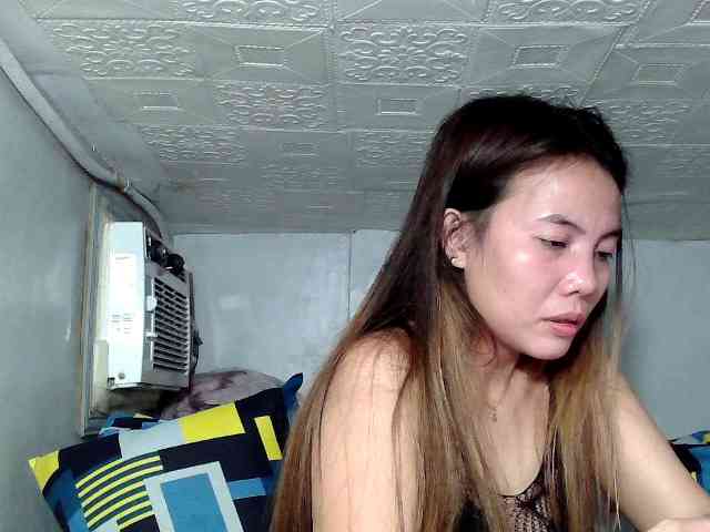 SweetKittyx22 webcam