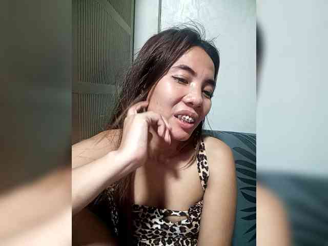 SweetKittyx22 webcam