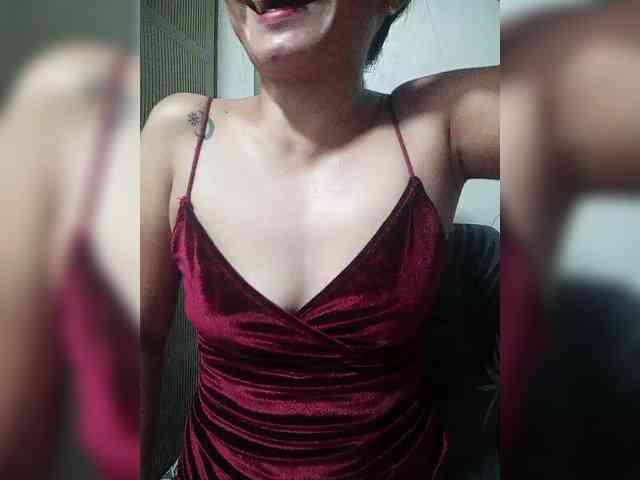 SweetKittyx22 webcam