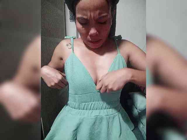 SweetKittyx22 webcam