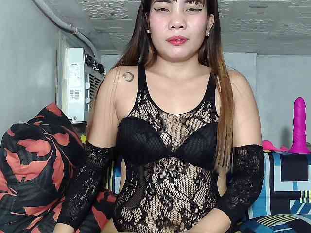 SweetKittyx22 webcam