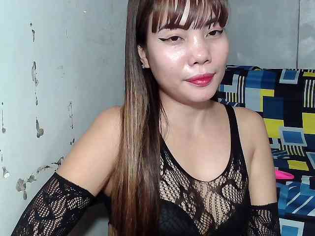 SweetKittyx22 webcam