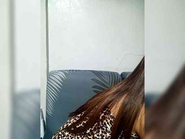 SweetKittyx22 webcam