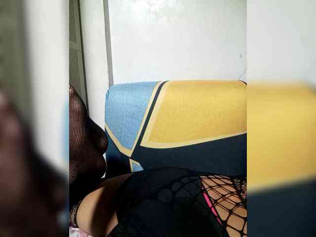 SweetKittyx22 webcam