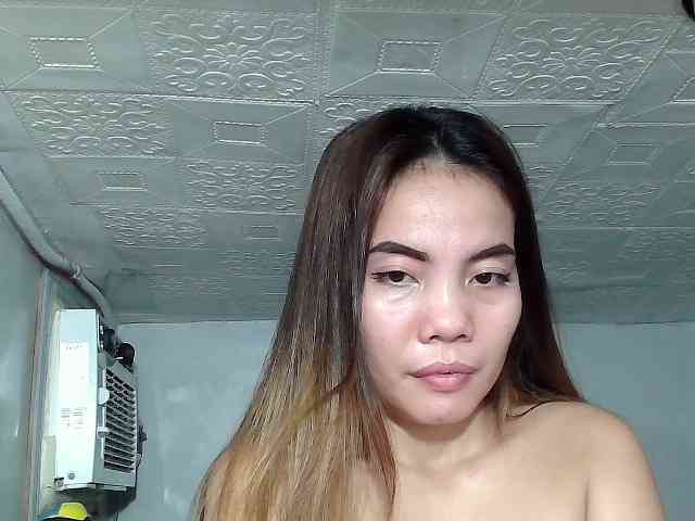 SweetKittyx22 webcam