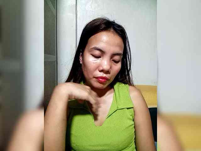 SweetKittyx22 webcam