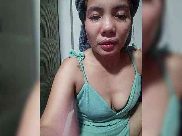 SweetKittyx22 webcam