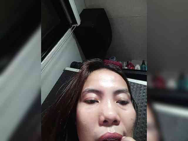 SweetKittyx22 webcam